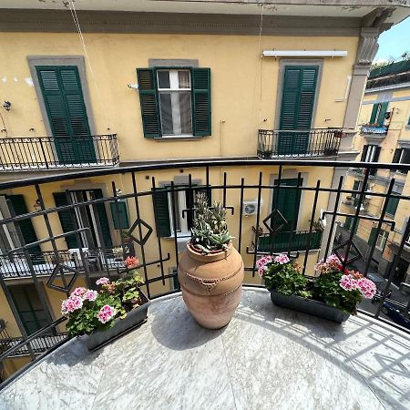 Bed and Breakfast Domus Luca Nápoles Exterior foto